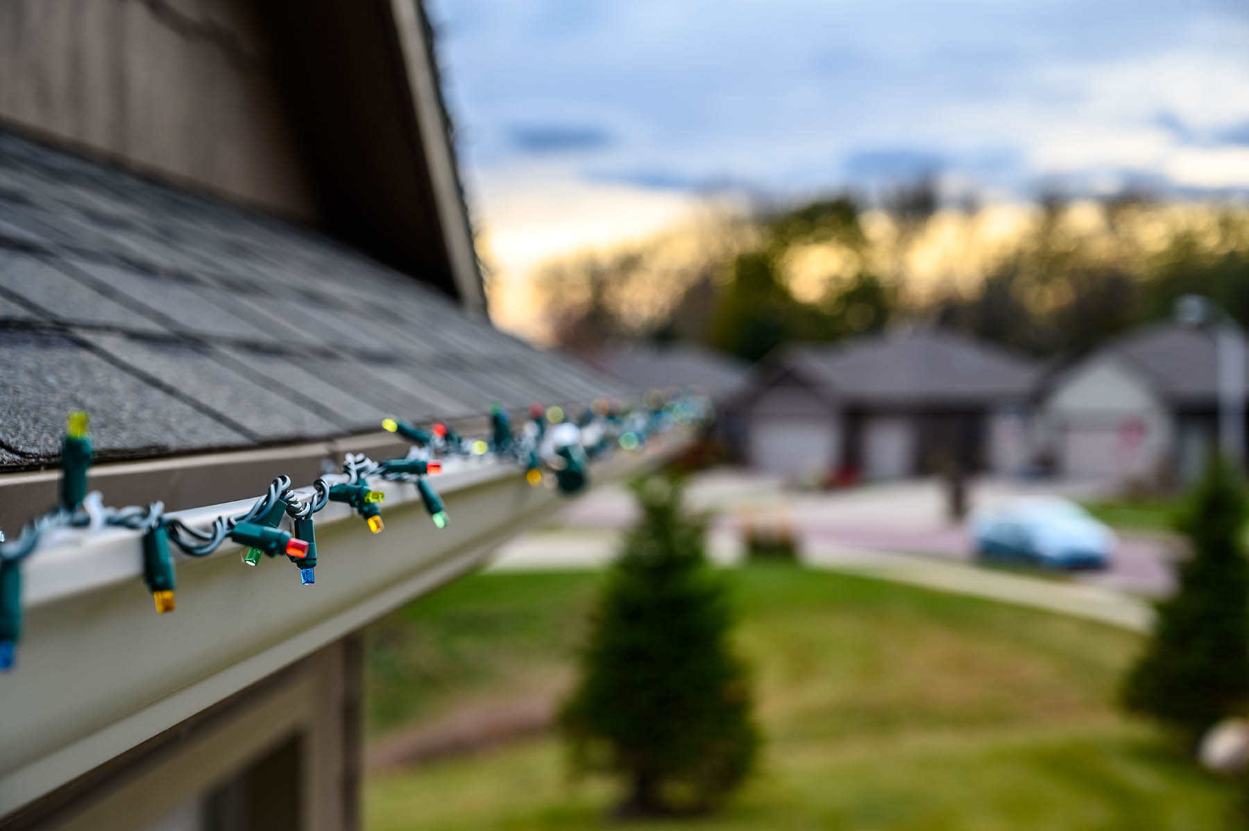 Innovative Christmas Light Clips: Installation Techniques for the Holidays